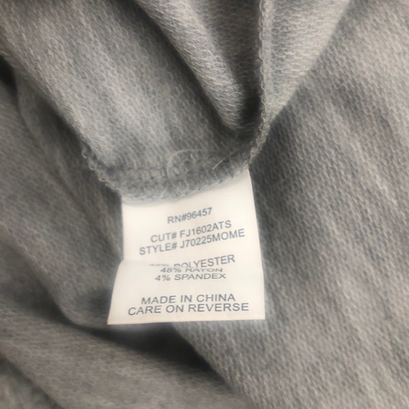 Eyeshadow Heather Grey VNeck 3/4 Bell Sleeve Size M NWT - Picture 9 of 9